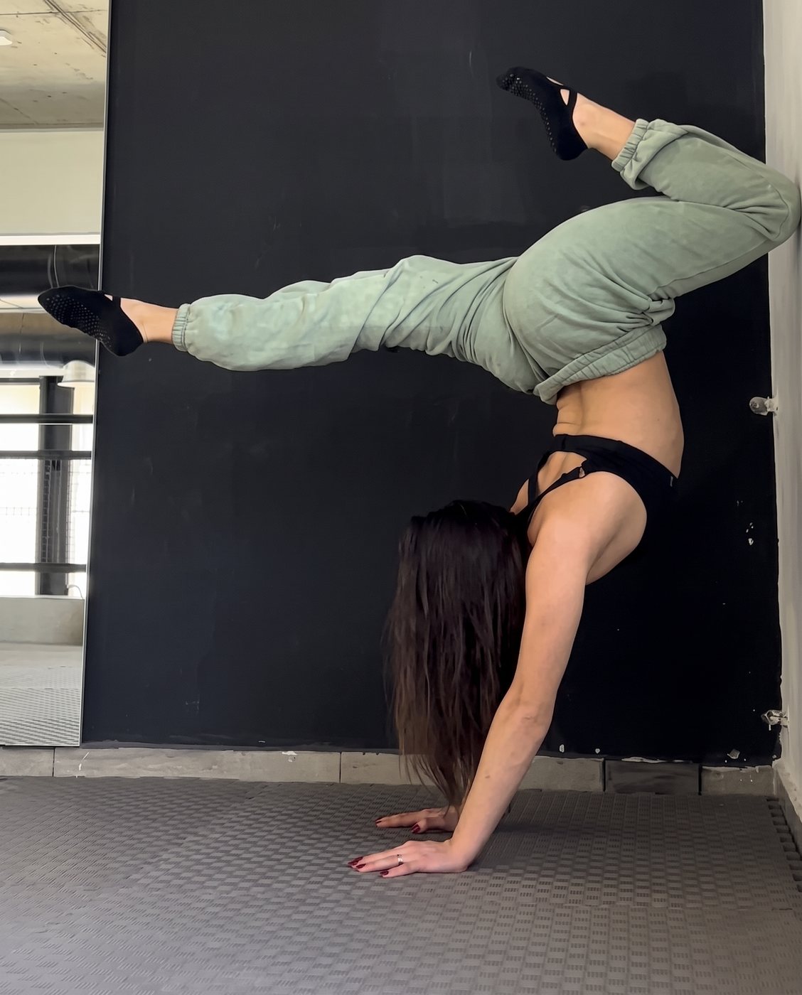 Handstand